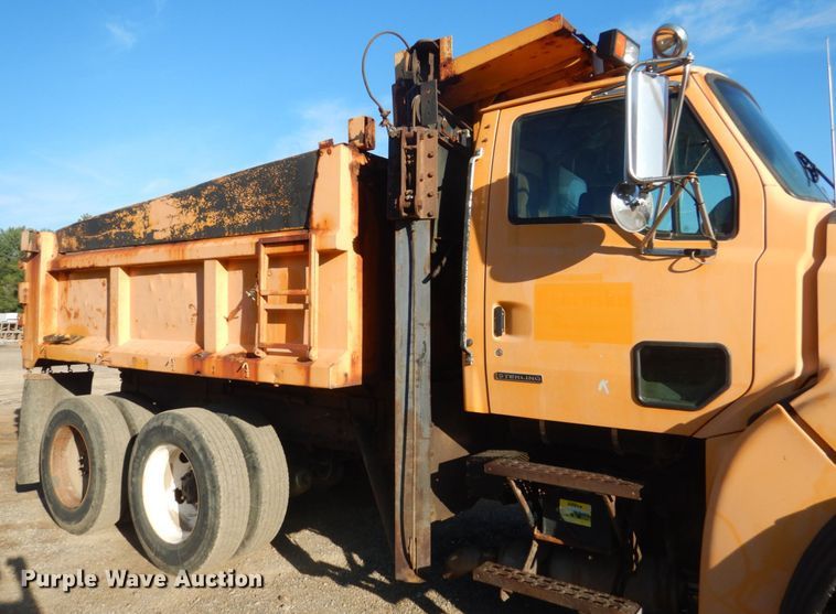 image for item FT9007 2001 Sterling L-Line  dump truck