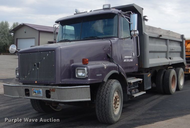 image for item FT9121 1997 Volvo WG  dump truck