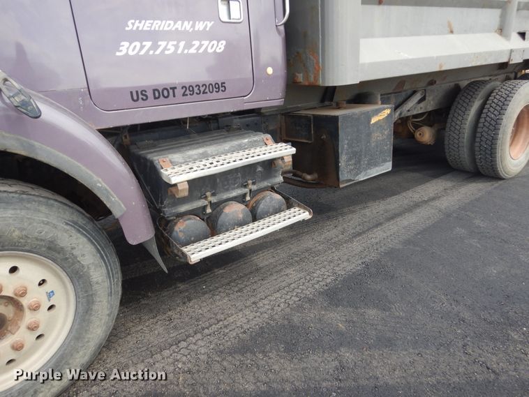 image for item FT9121 1997 Volvo WG  dump truck