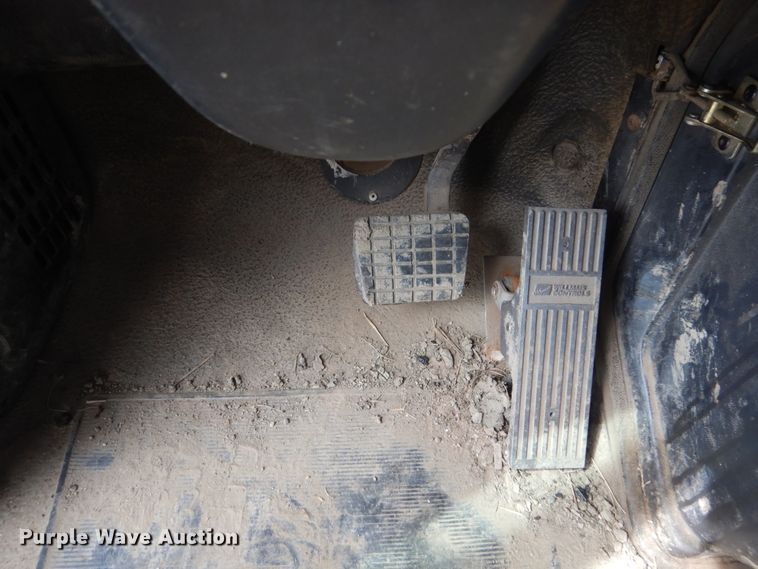 image for item FT9121 1997 Volvo WG  dump truck