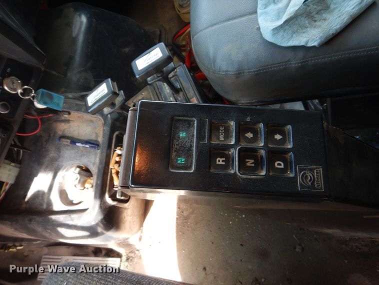 image for item FT9121 1997 Volvo WG  dump truck