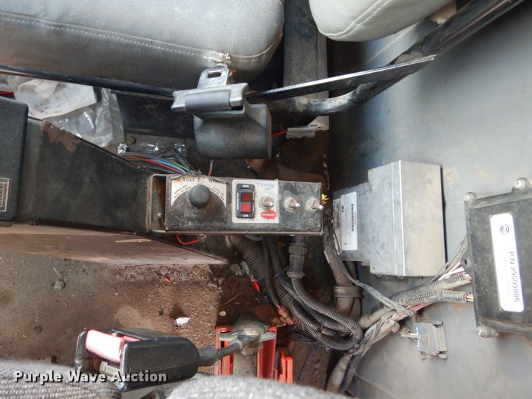 image for item FT9121 1997 Volvo WG  dump truck