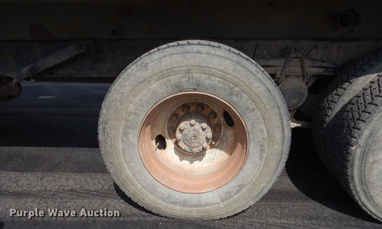 image for item FT9121 1997 Volvo WG  dump truck