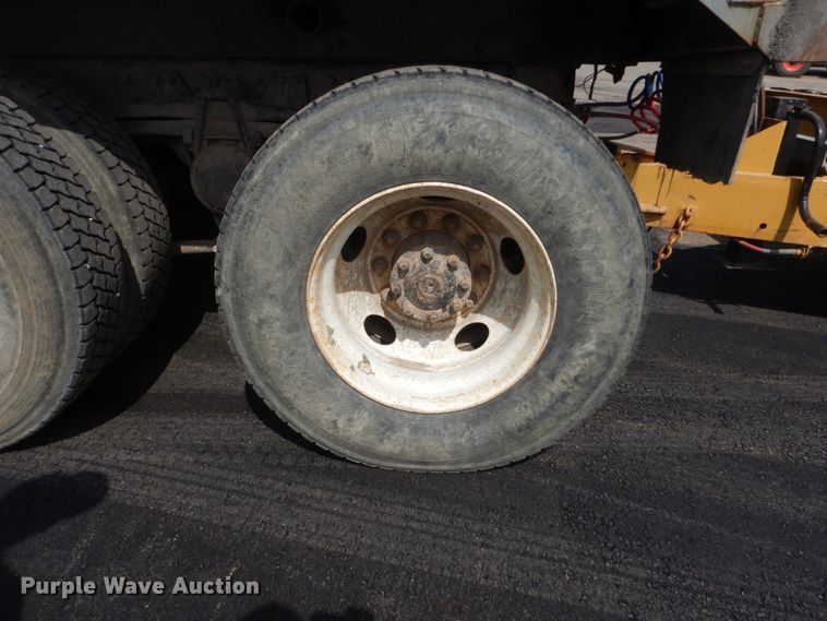 image for item FT9121 1997 Volvo WG  dump truck