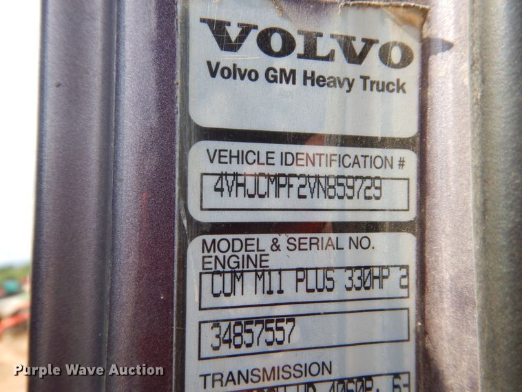 image for item FT9121 1997 Volvo WG  dump truck