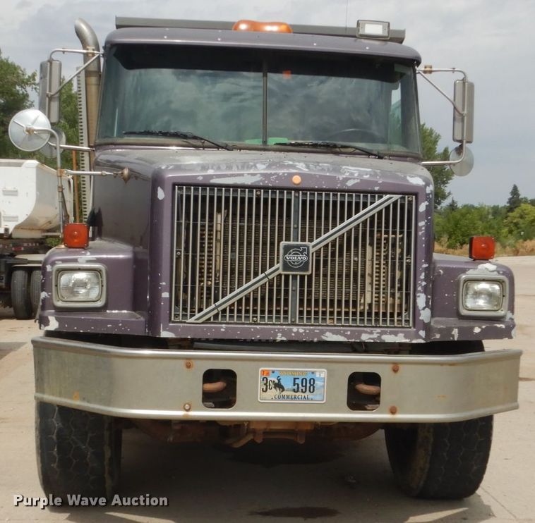 image for item FT9122 1997 Volvo WG  dump truck