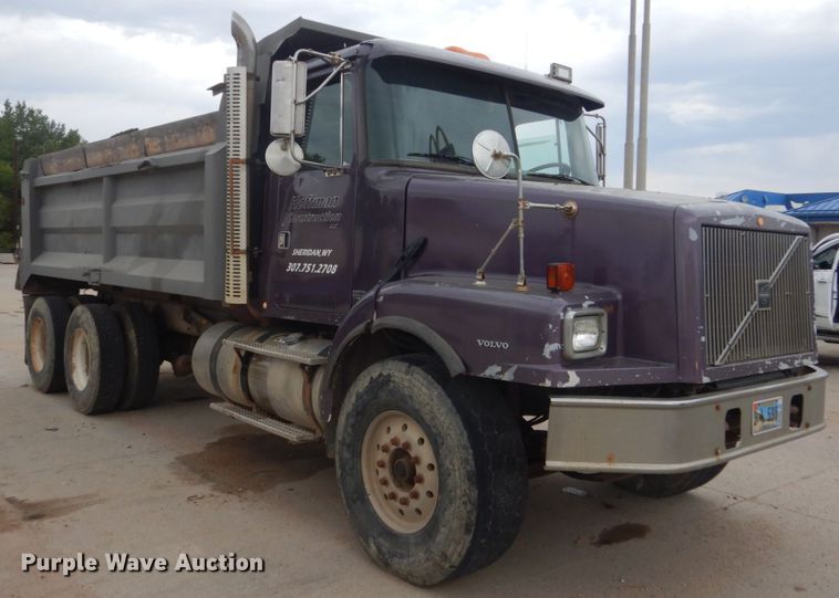 image for item FT9122 1997 Volvo WG  dump truck
