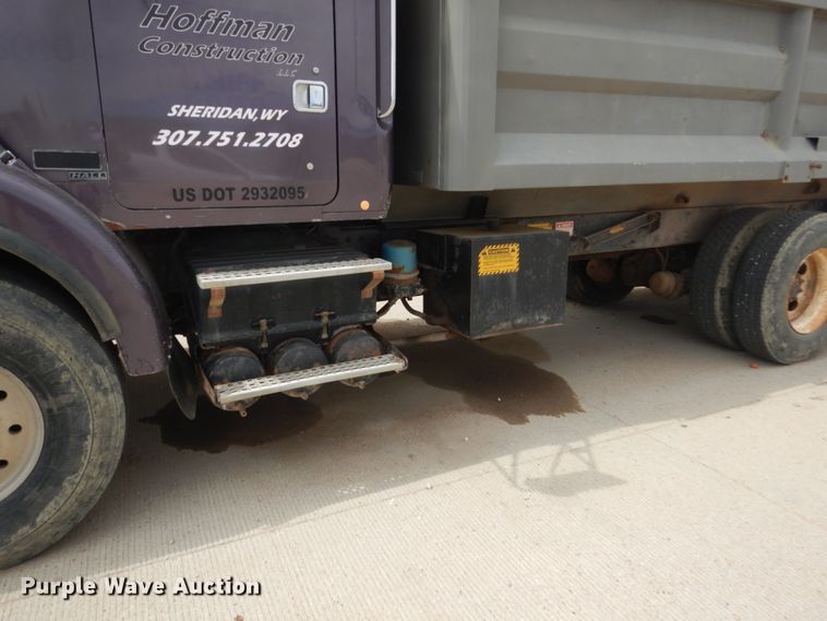 image for item FT9122 1997 Volvo WG  dump truck