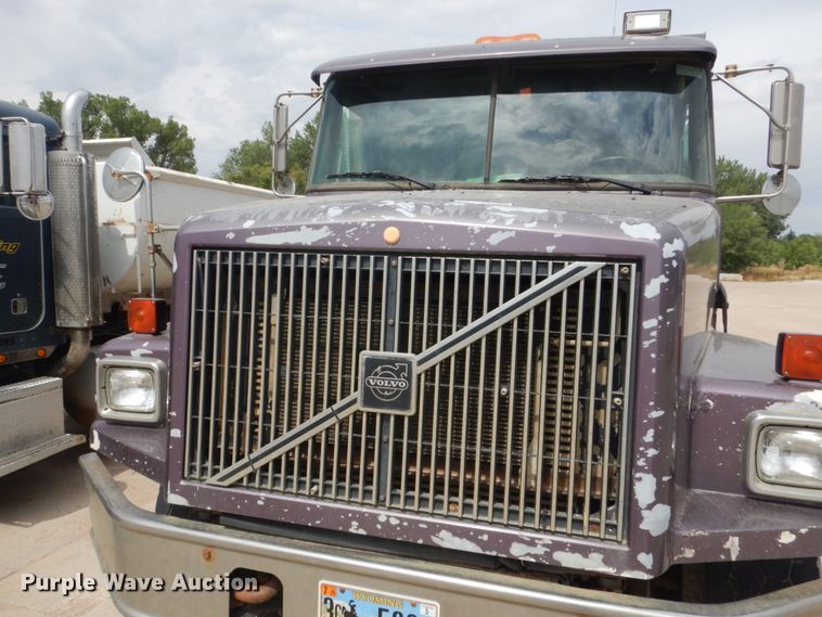 image for item FT9122 1997 Volvo WG  dump truck