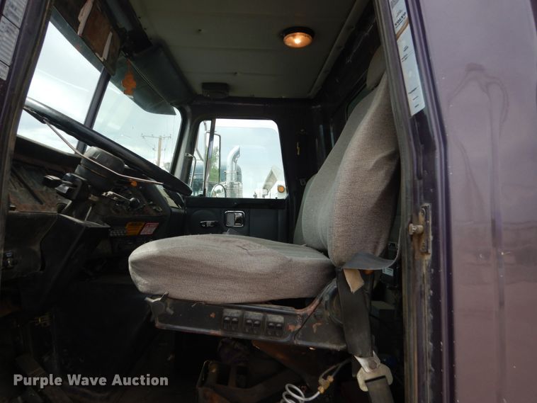 image for item FT9122 1997 Volvo WG  dump truck