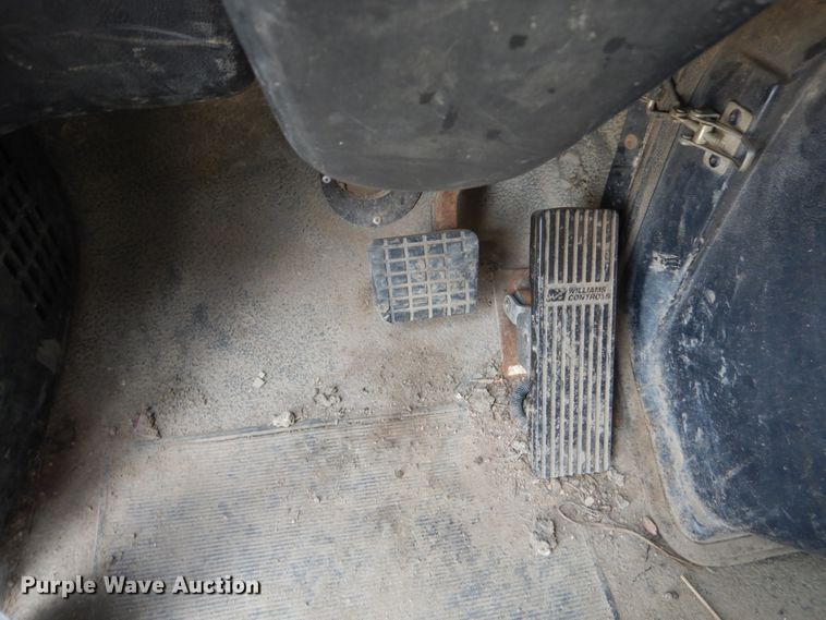 image for item FT9122 1997 Volvo WG  dump truck