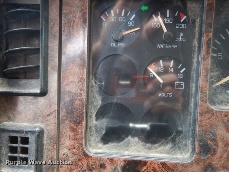 image for item FT9122 1997 Volvo WG  dump truck