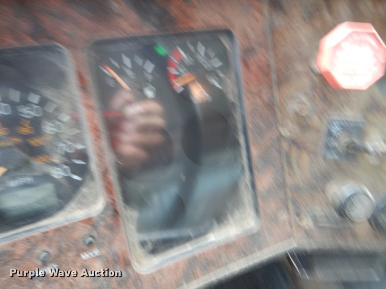 image for item FT9122 1997 Volvo WG  dump truck