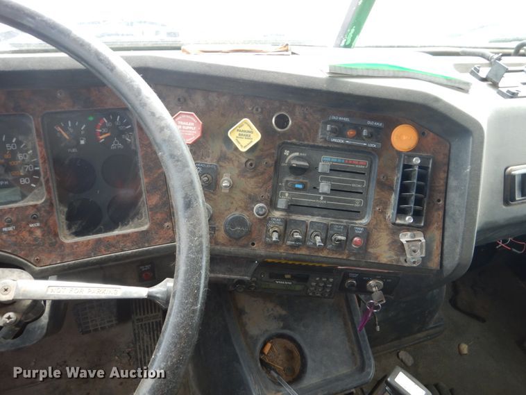 image for item FT9122 1997 Volvo WG  dump truck