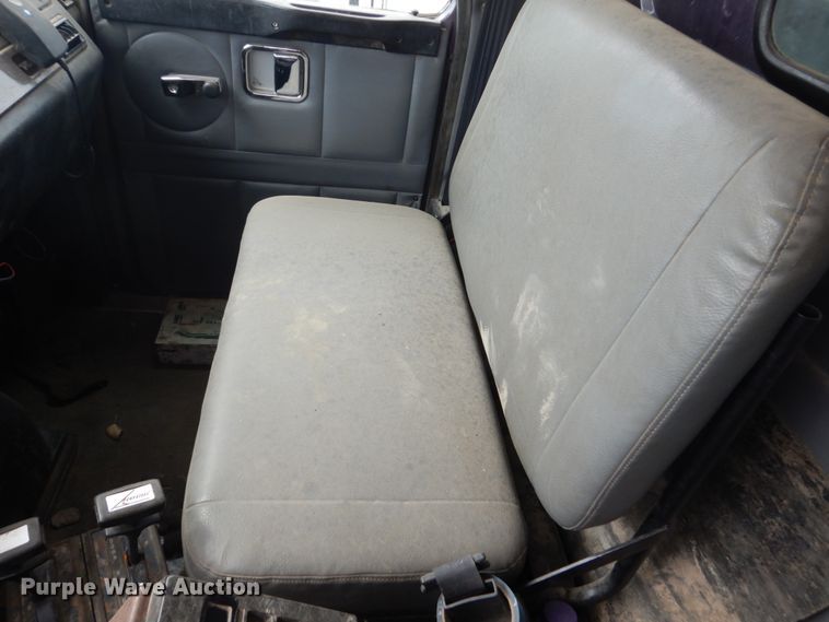 image for item FT9122 1997 Volvo WG  dump truck