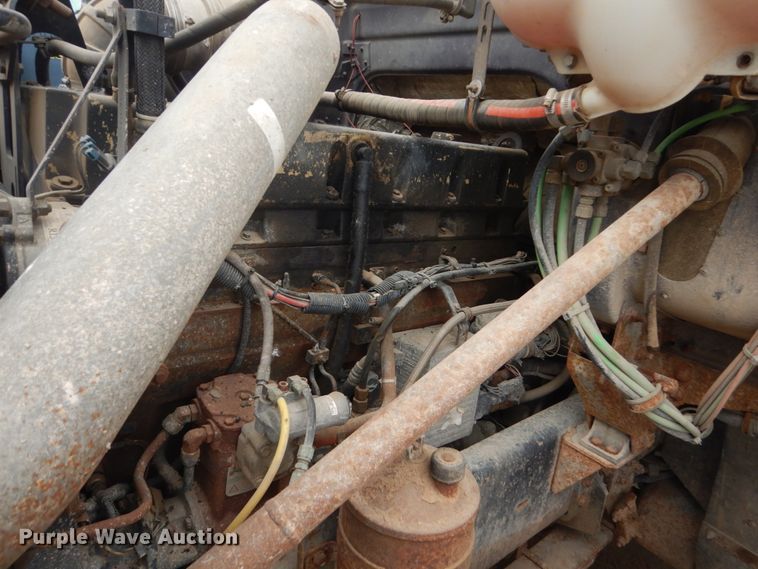 image for item FT9122 1997 Volvo WG  dump truck