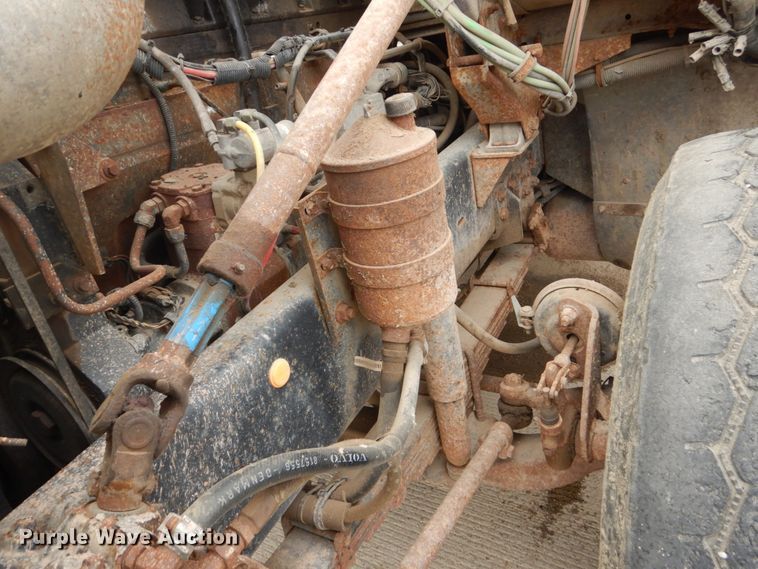 image for item FT9122 1997 Volvo WG  dump truck