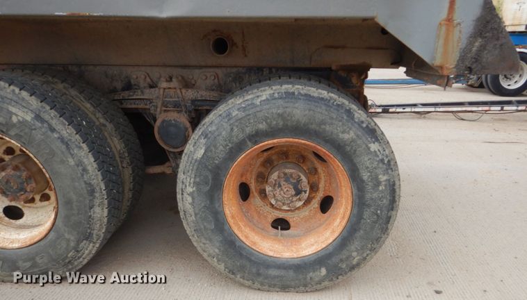 image for item FT9122 1997 Volvo WG  dump truck