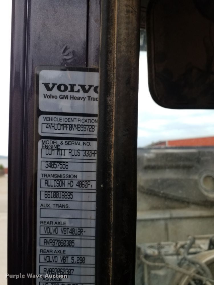 image for item FT9122 1997 Volvo WG  dump truck
