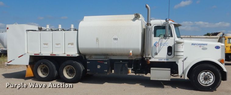 image for item FT9223 1994 Peterbilt 378  fuel truck