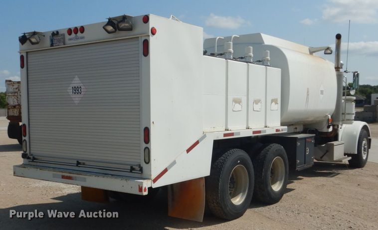 image for item FT9223 1994 Peterbilt 378  fuel truck