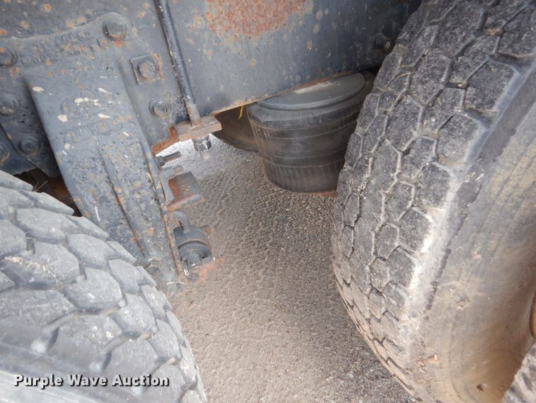 image for item FT9223 1994 Peterbilt 378  fuel truck