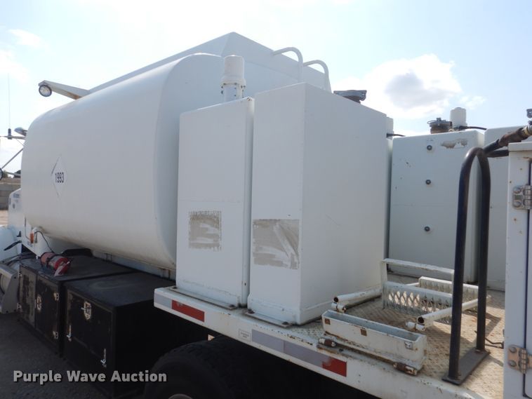 image for item FT9223 1994 Peterbilt 378  fuel truck