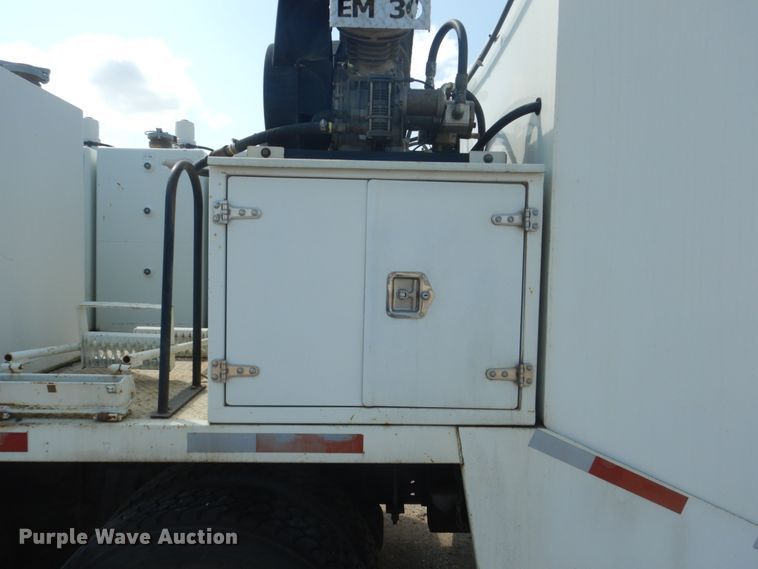 image for item FT9223 1994 Peterbilt 378  fuel truck