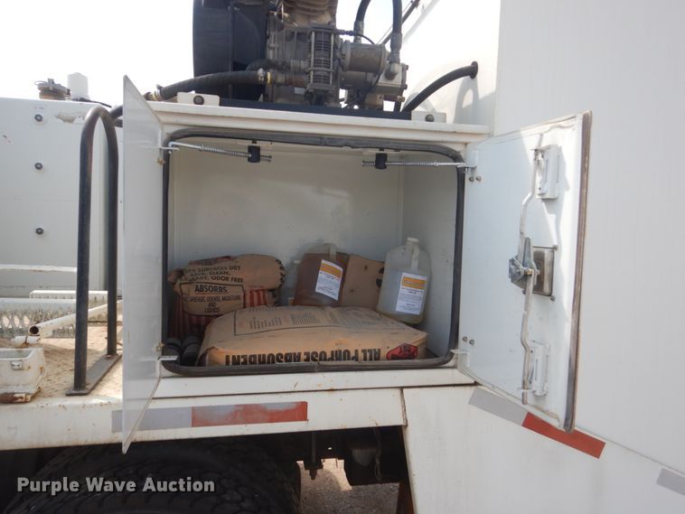 image for item FT9223 1994 Peterbilt 378  fuel truck