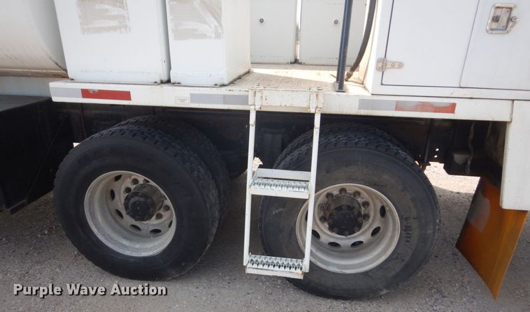 image for item FT9223 1994 Peterbilt 378  fuel truck