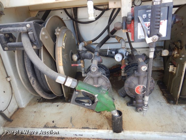 image for item FT9223 1994 Peterbilt 378  fuel truck