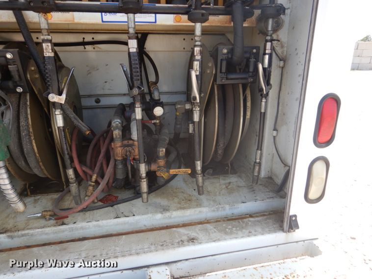 image for item FT9223 1994 Peterbilt 378  fuel truck