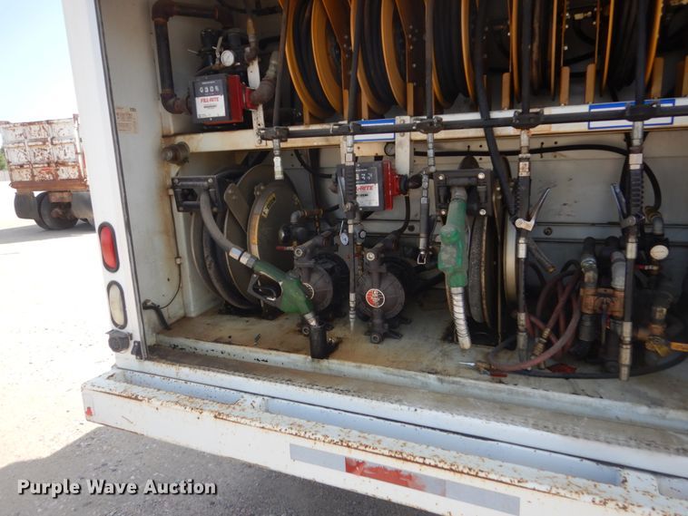 image for item FT9223 1994 Peterbilt 378  fuel truck