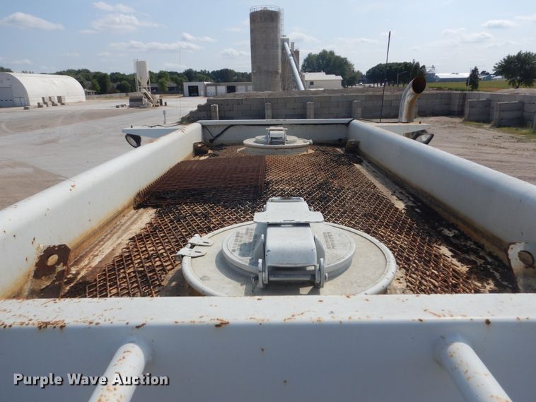 image for item FT9223 1994 Peterbilt 378  fuel truck