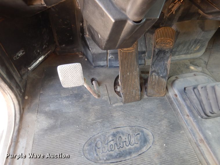 image for item FT9223 1994 Peterbilt 378  fuel truck