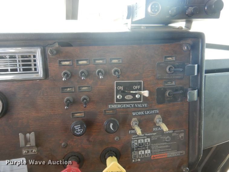 image for item FT9223 1994 Peterbilt 378  fuel truck