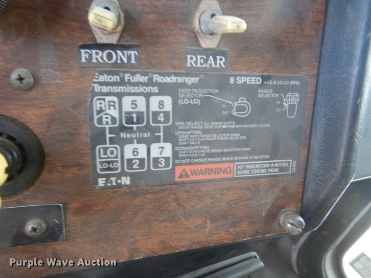 image for item FT9223 1994 Peterbilt 378  fuel truck