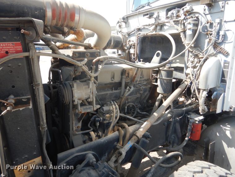 image for item FT9223 1994 Peterbilt 378  fuel truck