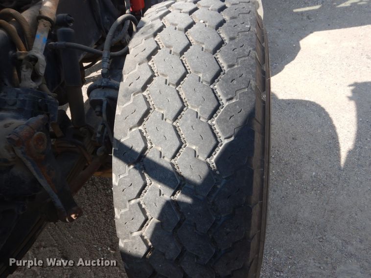 image for item FT9223 1994 Peterbilt 378  fuel truck