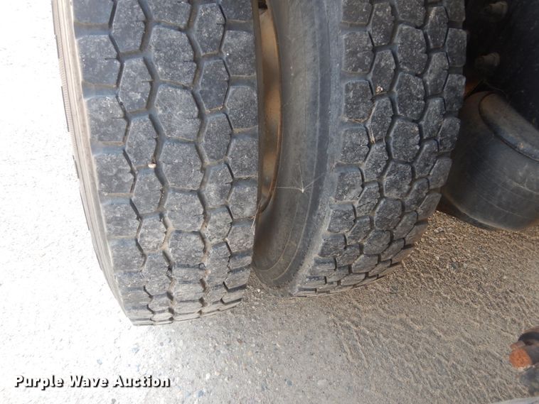 image for item FT9223 1994 Peterbilt 378  fuel truck