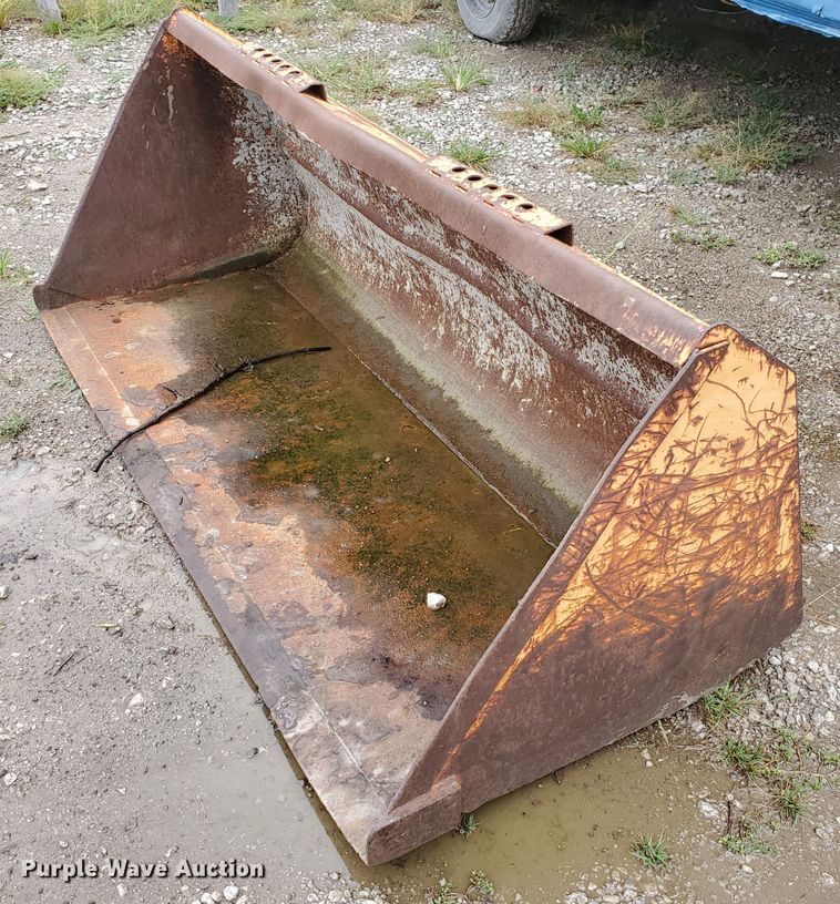 image for item FY9239 Case 72"W skid steer bucket