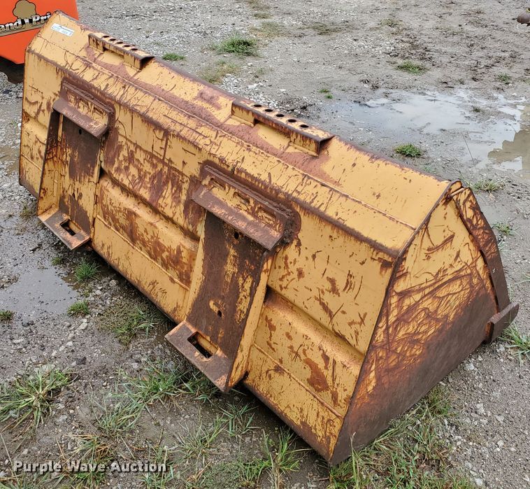 image for item FY9239 Case 72"W skid steer bucket