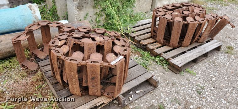 image for item FY9242 Loegering over tire skid steer tracks