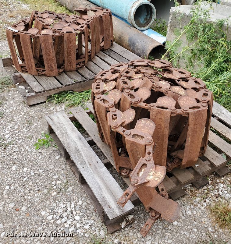 image for item FY9242 Loegering over tire skid steer tracks
