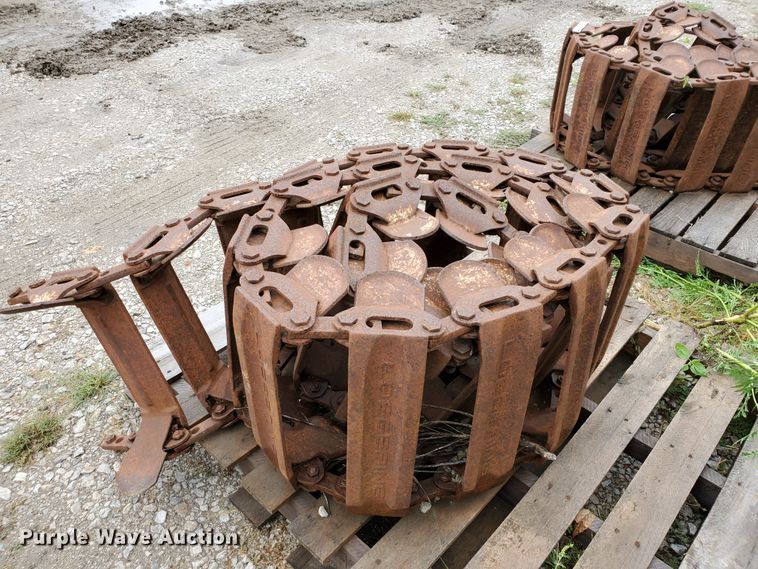 image for item FY9242 Loegering over tire skid steer tracks