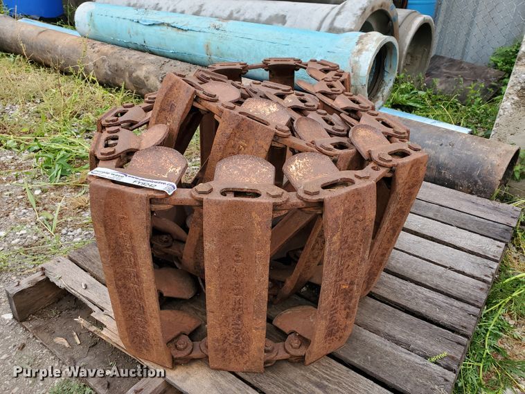 image for item FY9242 Loegering over tire skid steer tracks