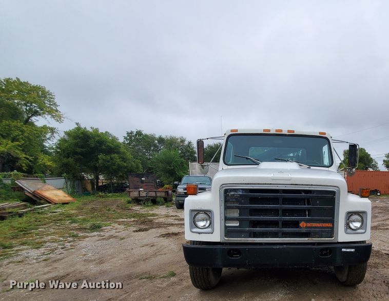 image for item FY9243 1987 International 1954  flatbed truck