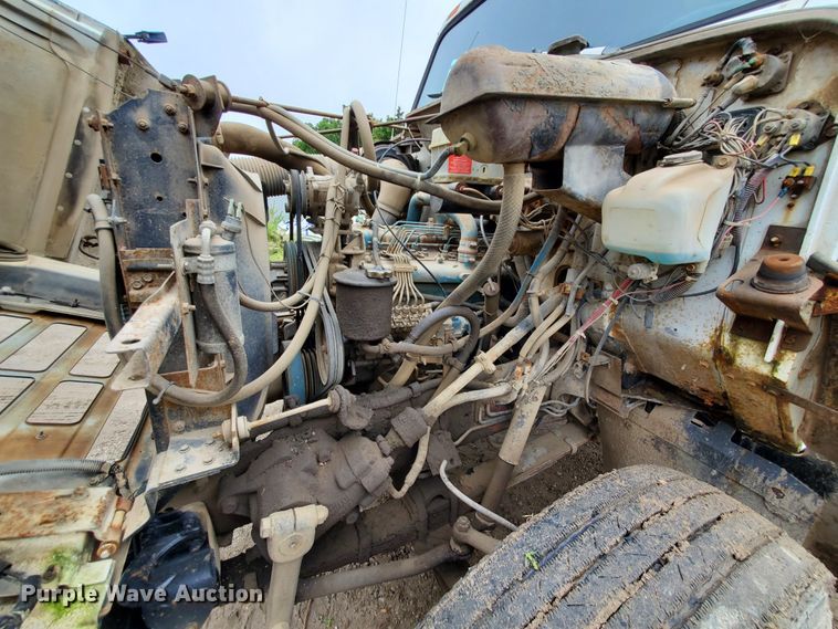 image for item FY9243 1987 International 1954  flatbed truck