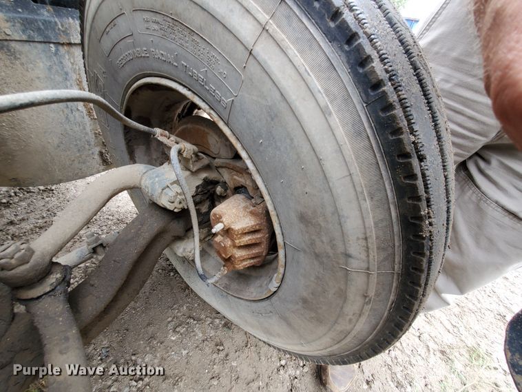 image for item FY9243 1987 International 1954  flatbed truck