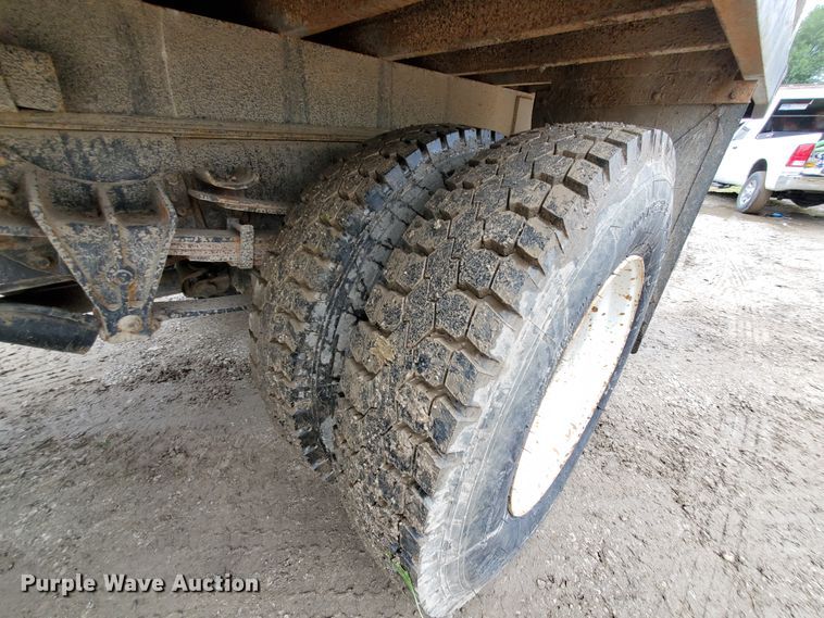 image for item FY9243 1987 International 1954  flatbed truck